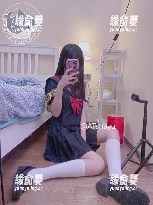 原图分享：AT鲨的蓝色上衣，简单的色彩背后却藏着些什么？