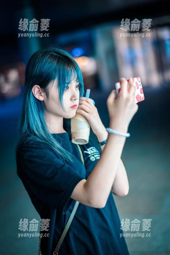 Akisoso秋楚楚与双人的奇妙互动，写真里那些不为人知的瞬间！