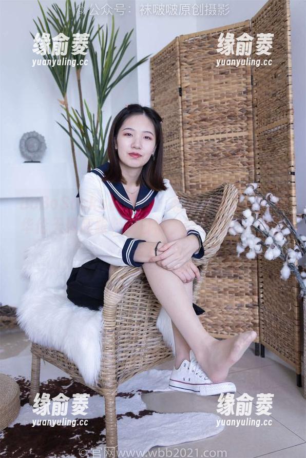 BoBoSocks袜啵啵 - 私房小甜豆：搭配华伦天奴高跟鞋的日常，能不能再小清新一点？