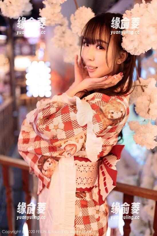 Feilin嗲囡囡 - 在欣欣Rubybaby的写真集分享中，丝袜的魅力真的没法抵挡！