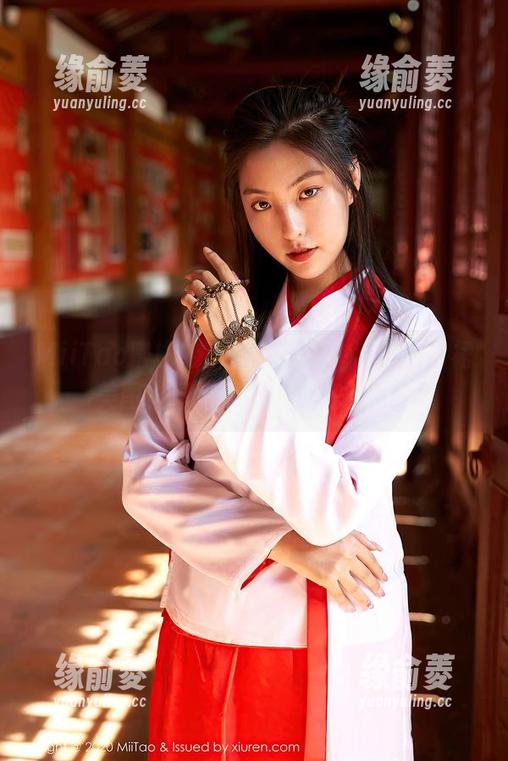 MiiTao蜜桃社 - 蜜蕊Mary独特的白裙美图，清新到你想立马换装！