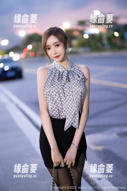 Xiuren秀人网 - 双笙Alina：女王的写真作品，像极了我心中的一场隐秘梦境，真想沉醉不醒。