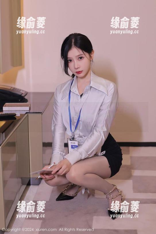 Xiuren秀人网 - 写真里的徐莉芝Botty：一位女孩的柔美刹那