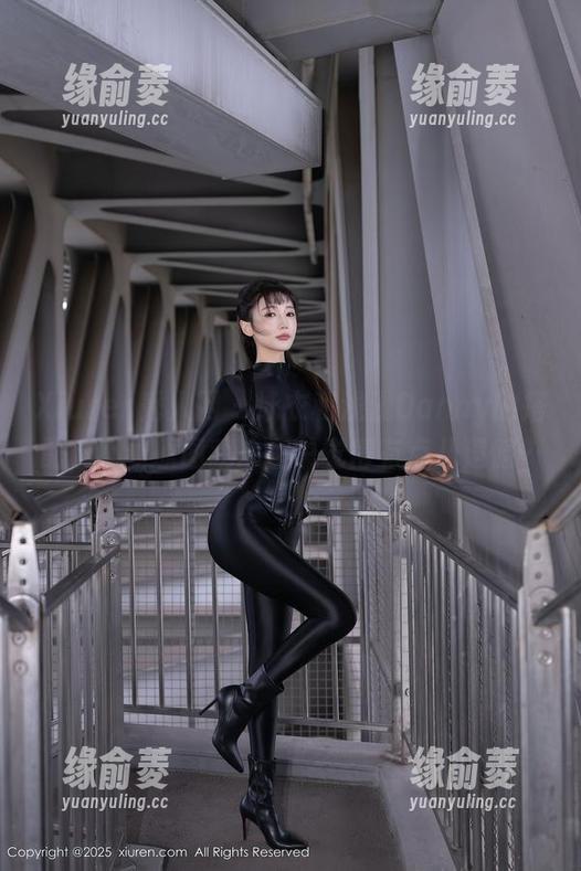 Xiuren秀人网 - 泳衣和浅浅Danny的搭配，不看原图我心里总觉得有点儿遗憾…