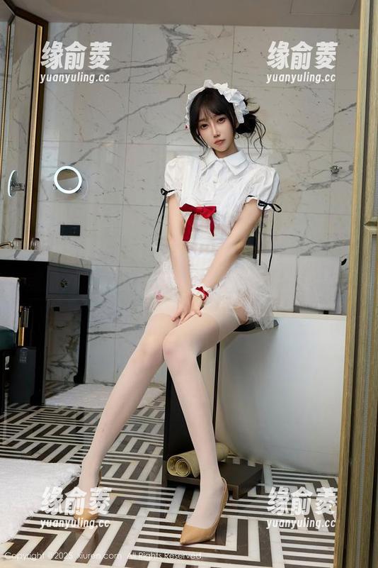 Xiuren秀人网 - 糯美子Mini日常，精选美图：这种美，真的是让我怀疑她是不是活在童话里？