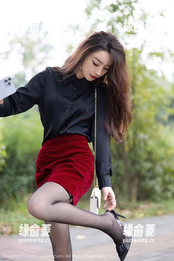 Xiuren秀人网 - 在许诺Sabrina的镜头下，空姐也能变成四季壁纸