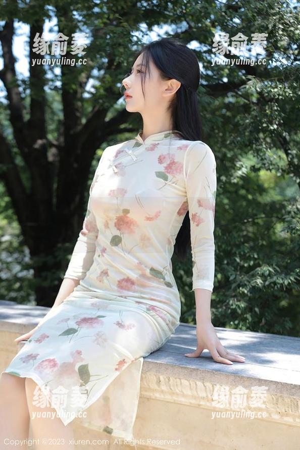 Xiuren秀人网 - 当陈茜妮zoe遇上网盘：天台写真打破常规的轻松时刻！