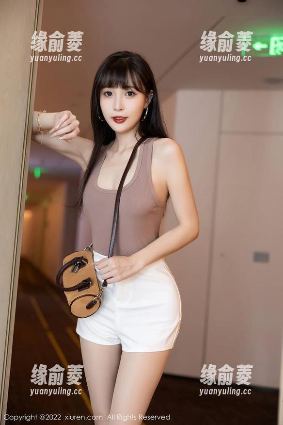 Xiuren秀人网 - 麻布学妹的新发型和她的棉袜，这美图真的好犯规！
