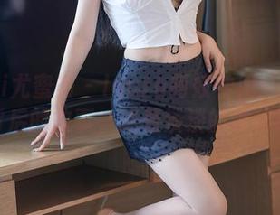 YouMi尤蜜荟 – laura阿姣学姐：私房图包背后的故事，透着淡淡的神秘感。
