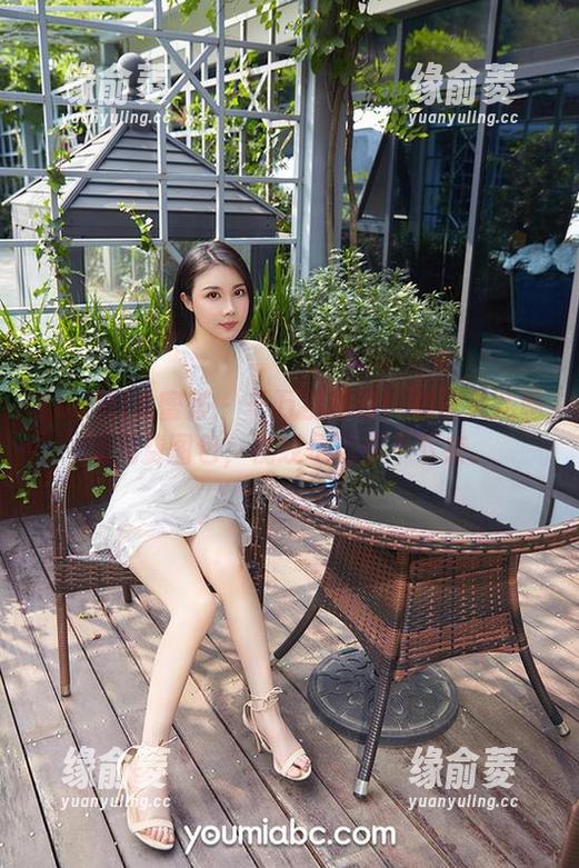 YouMi尤蜜荟 - 千万别错过！娜依灵儿私汤免费图包，视线永远停不下来。