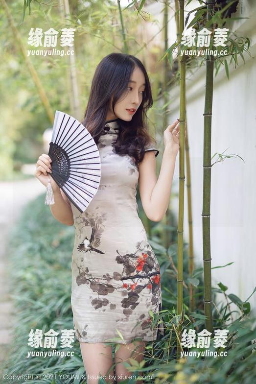 YouMi尤蜜荟 - 当黄歆苑运动时，我的眼睛被她的作品吸引，恍惚间忘了什么是疲惫