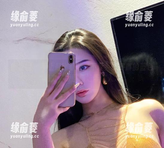 微密圈 - 不止是比基尼：不爱笑的赛琳的蓝色魅力，原图精选带你入戏
