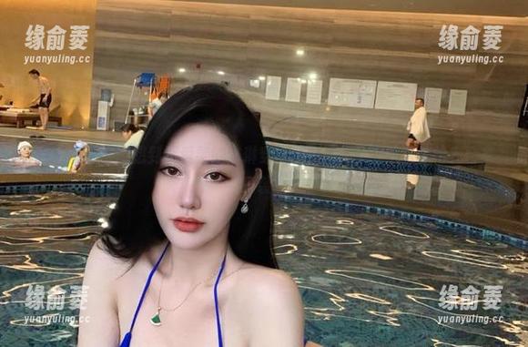 微密圈 - 谁能想到不爱笑的赛琳穿上旗袍的样子会这么惊艳？合集来袭！