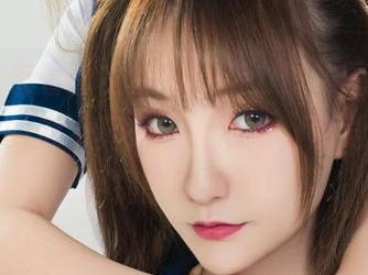 丽柜 – 来看看左左的最新力作，图包里“奶牛”的魅力真是让人心动，感觉夏天都要提前到来了！