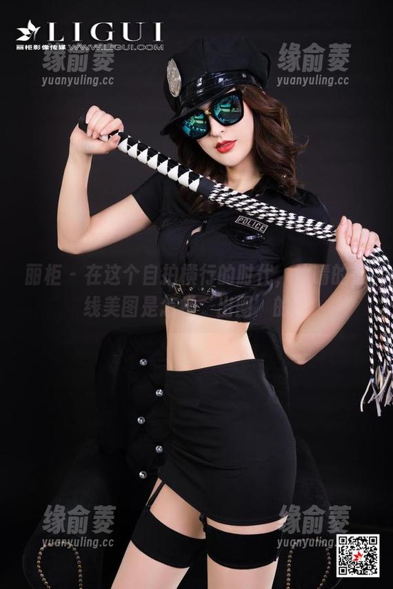 丽柜 - 在这个自拍横行的时代，钟晴的在线美图是怎样‘出圈’的？