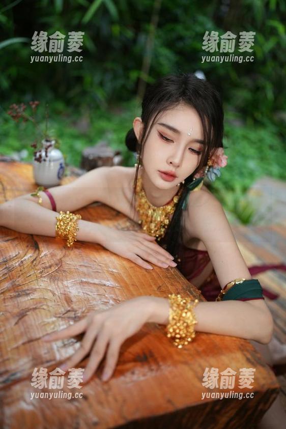 余多多Dudu的私房写真：ASMR福利，这种感觉好像不止是听觉...