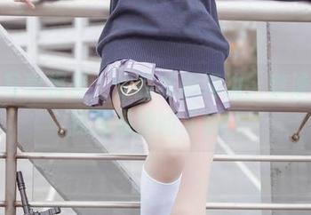 最新写真报告：你的负卿海边，穿泳衣的我和海浪的斗争！