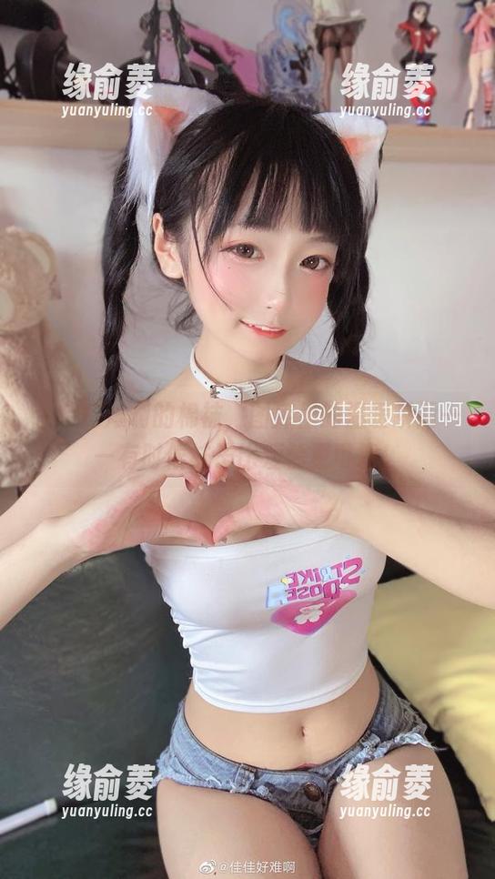 佳佳好难啊的棉袜，图库里的温暖瞬间——有时候袜子比爱情更可靠！