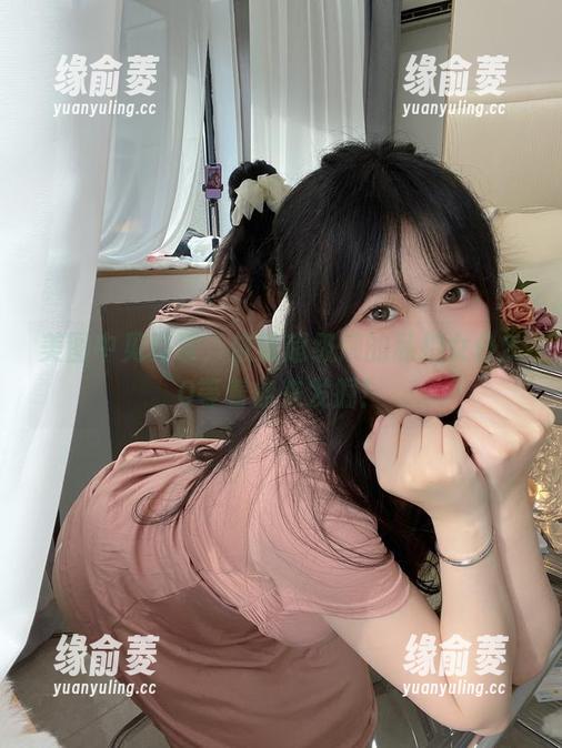 美图中见真章，依依超级懒的私拍女仆2.0等着你来发掘！