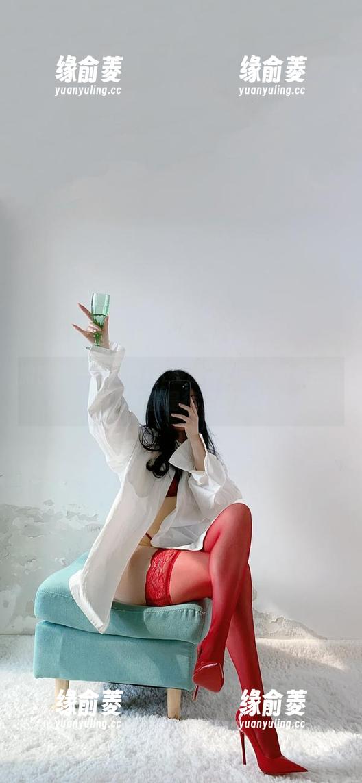 微密圈 - 看！俏妞t在战神皮靴里的私拍合集，简直是行走的心动