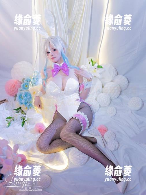 前羽rr这次玩真的！她的粉色写真更新简直让人心动不已！