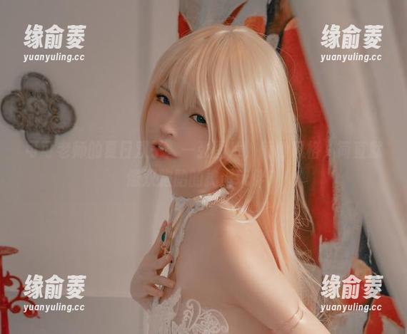 可可老师的夏日双子：一张图片，俩种风格，简直就像双胞胎的捣蛋玩伴！