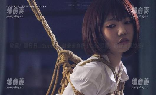 收藏！啊日日_Ganlory的未来白护士Cos资源，绝对犯规的美！