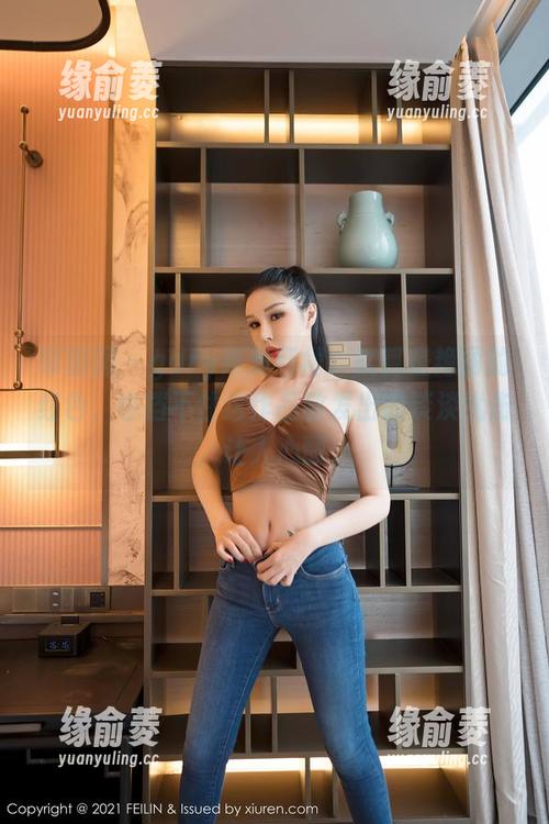 嗲囡囡 - gary维爱红裙：就算是艳丽的红色，也挡不住这作品散发出的淡淡忧伤，让人心颤。