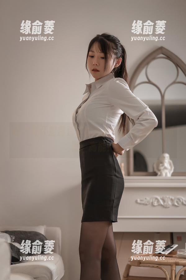 这才是坏露露香宝的长腿！最新原图，预警：高能！
