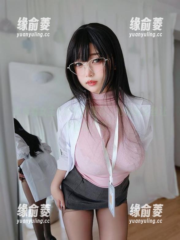 来看看女主K的免费图包，她的裤里丝让你想偷个懒！
