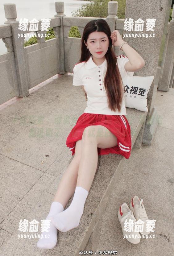 小众视觉-蓉蓉 小众视觉 - 谁说体操服不能美图?蓉蓉给我证明了,照片就是最强反转!