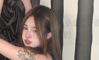 微密圈 – 高清图册大揭秘：小优优子的美足，等着你来翻牌！