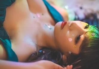 小酥酱在海边撒欢：图片风景如画，原图里的欢乐你看得见吗？