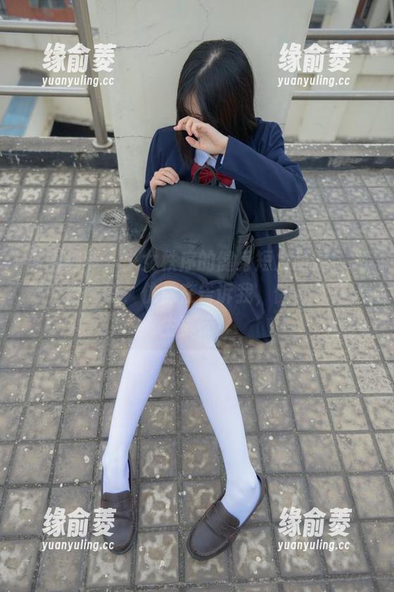 原图细节：少女秩序的健身短发萌妹，光影交错之间，仿佛在告诉我，健身才是人生真谛！