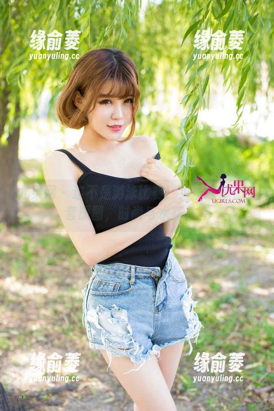 尤果网 - 这不是游泳比赛！贝拉连体衣全套原图，时尚与水花并存