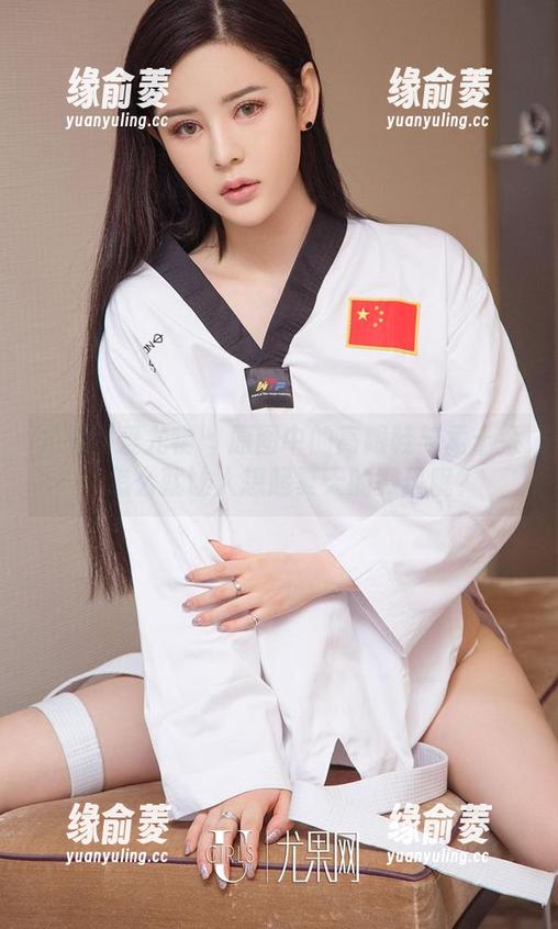 尤果网爱尤物 - 原图中的高跟鞋与孟十朵：怎么就让人想起夏天的微风呢？