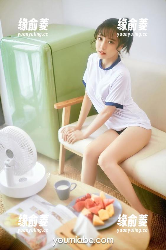 尤蜜荟 - 最新的YOYO优优制服写真，图片里每个瞬间都有种难以言喻的魅力。