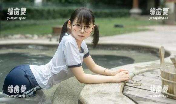幼水铃衣：秋月爱莉的免费图册，保证让你心里小鹿乱撞！