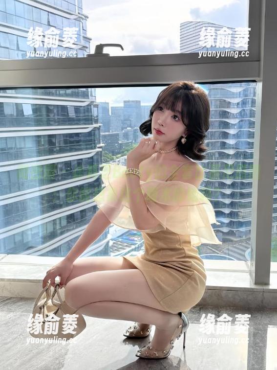 微密圈 - 徐莉芝Booty的全套比基尼原图：你能想象这个版本的她吗？