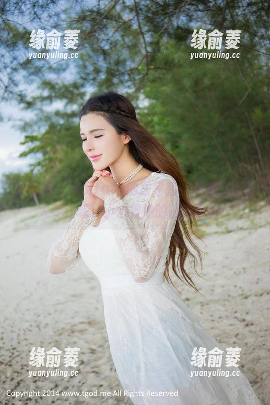推女神 - 晓艾fafa的居家秀，观看时不要太专注哦，小心被她的魅力吸引！