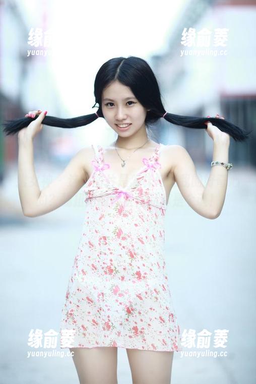 推女神 - 这些图片是怎样勾起我的好奇心的？魏扭扭的镂空作品真是个谜！