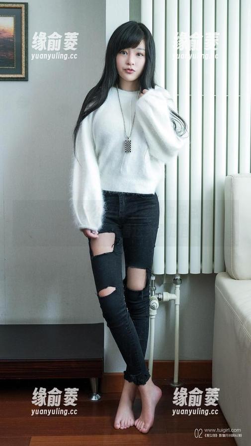 推女郎-吻熙 推女郎 - 为什么穿裤里丝的吻熙总能让人停下来看?来看看这免费原图吧!