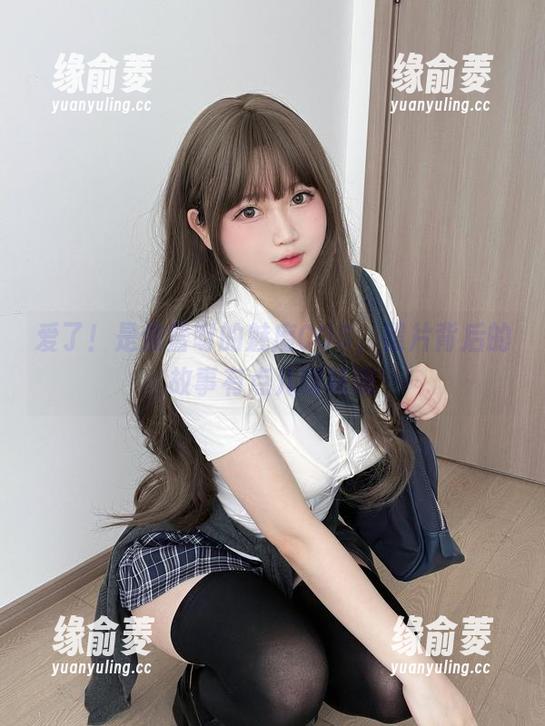爱了！是依酱呀的魅魔COS，照片背后的故事有点儿暧昧呢
