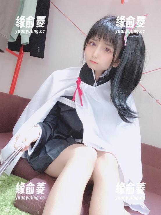 柳丸的内衣写真，散发着一种奇妙的气息，让我目不转睛。
