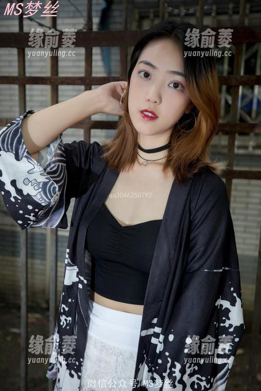 梦丝女神 - 死库水牛仔图包，王娇娇的时尚反击，准备好被她撩到了吗？