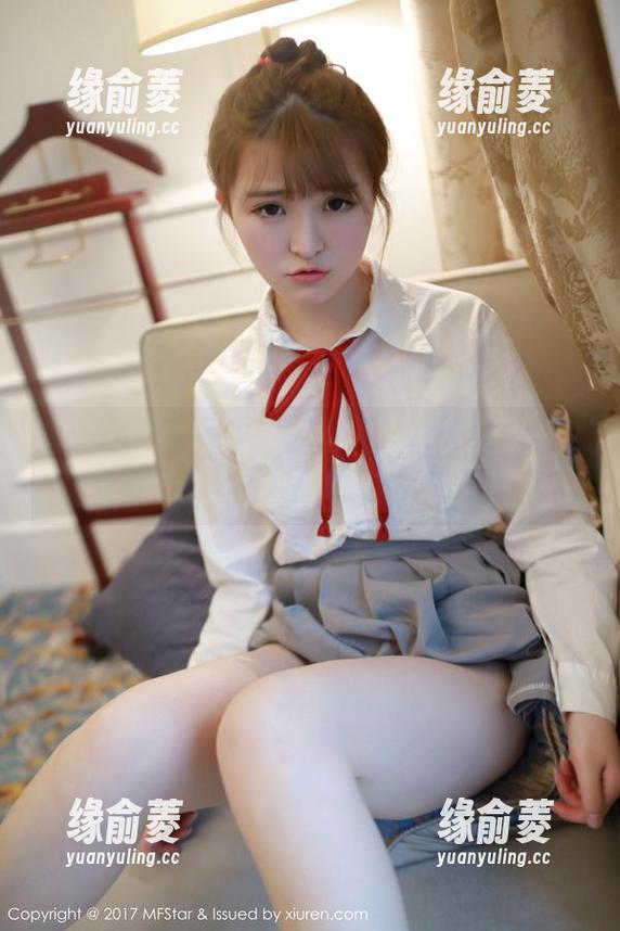 模范学院 - 套装中的甜筒晓彤：写真合集，快来一探究竟！