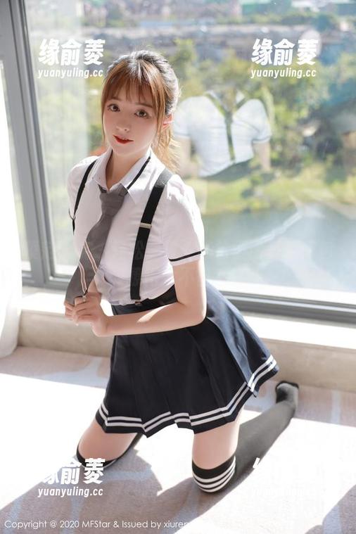 模范学院 - 轻松一夏：陈怡曼比基尼图包，撩得太不自然！