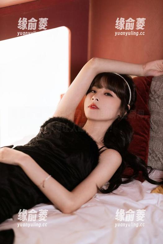 免费图册：泥泥汝穿比基尼的那些瞬间，真是让人眼前一亮！