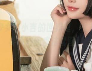 在爆机少女喵小吉的世界里，女友写真是种奇妙的魔法套图！