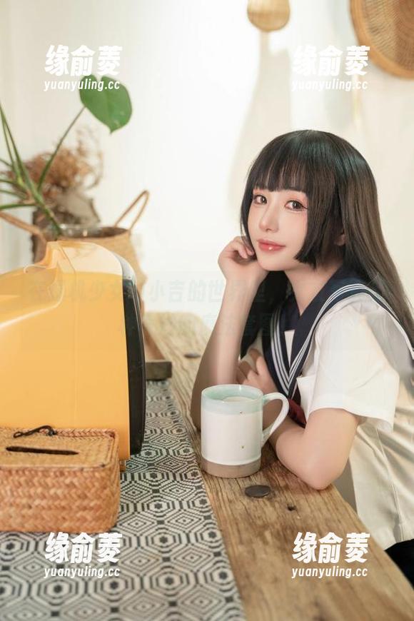 在爆机少女喵小吉的世界里，女友写真是种奇妙的魔法套图！